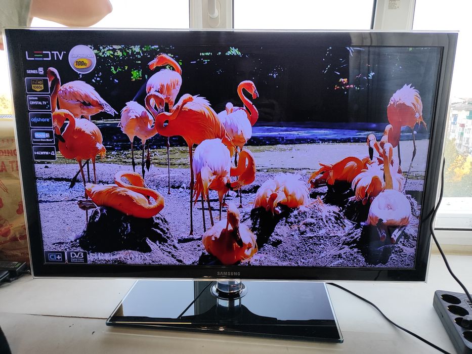 Телевизор Samsung Smart TV