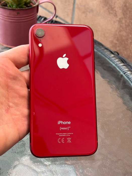 Продавам IPhone XR