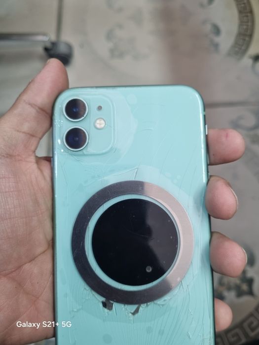 Iphone 11 sotiladi 64lik