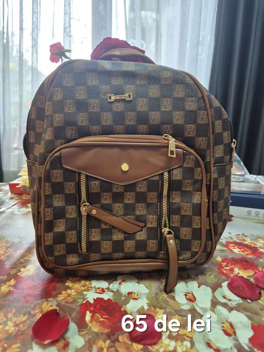 Ghiozdane dama diferite modele