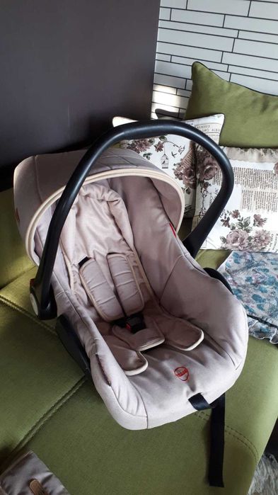 Порт бебе - бебешко столче за кола, употребявано