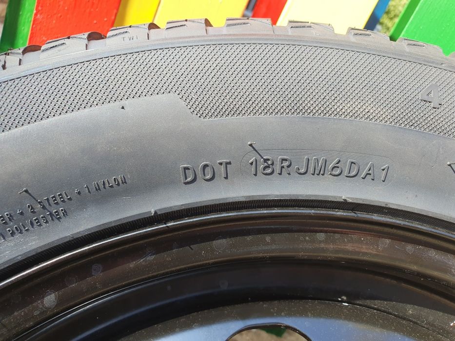 Vând sau schimb roată Golf 6