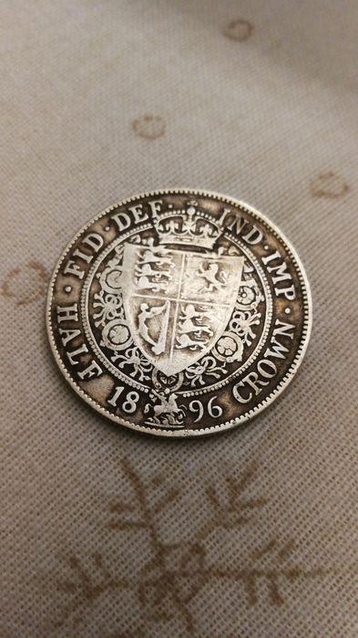 Vând moneda argint