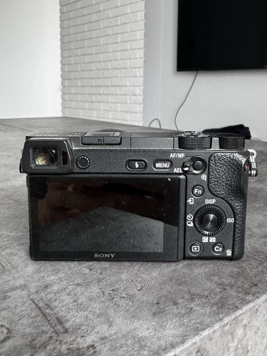 Камера α6300 с байонетом E и матрицей APS-C.