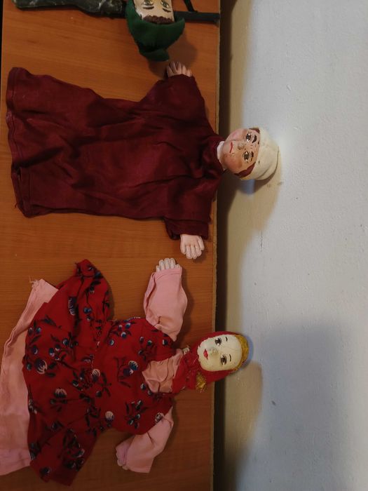 12 jucarii/papusi de mana copii vechi anii 1970,Scufita/masti Vintage