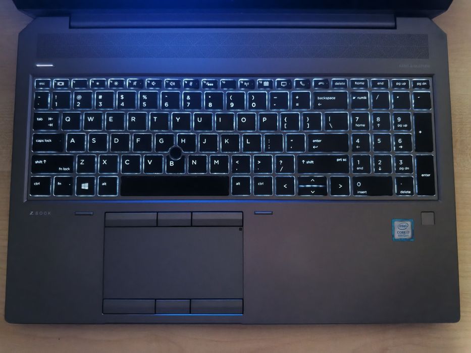 HP ZBook G5 15,6" 4K IPS/Core i7-8850H/16GB/512GB NVMe/QuadroP2000 4GB