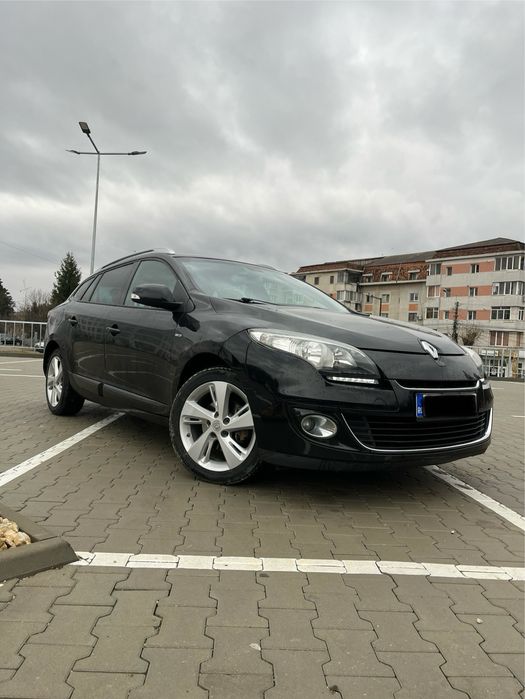 Renault Megane 1.5 dci 110 cp FULL-Bose-Piele-Trapa-Panoramic-Keyless