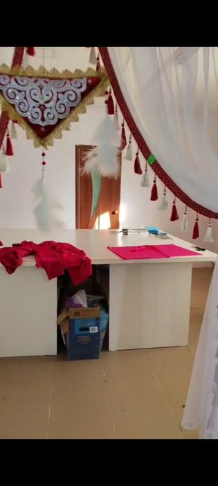 Продам Раскройной стол и швейные машинки и т.д