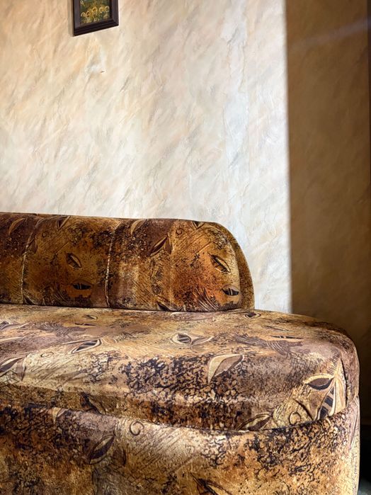 Разтегателен диван