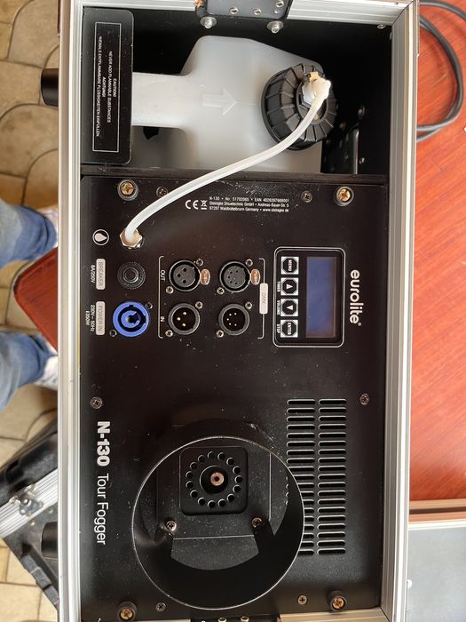 Eurolite N-10 – Mașină profesională de fum 1300W + Flight Case