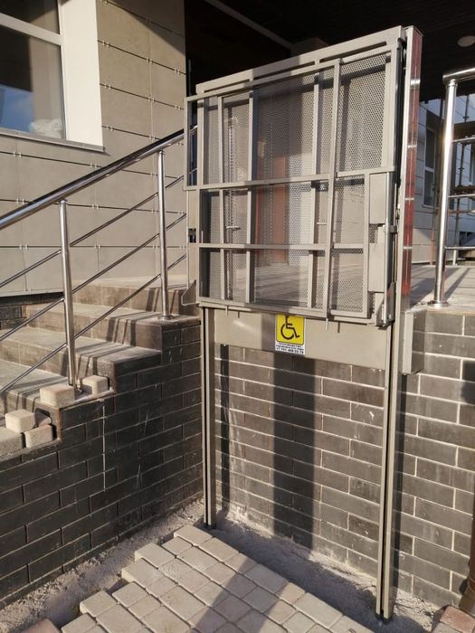 Подъёмная платформа для инвалидов вертикальная