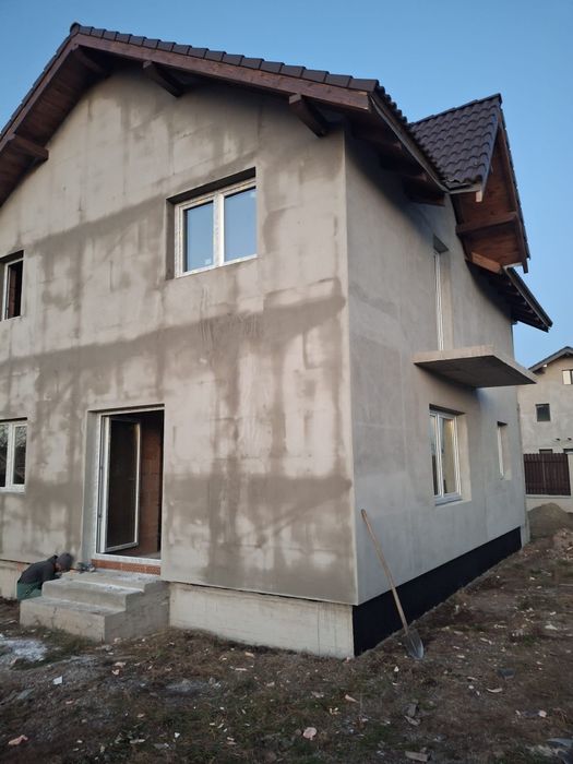 Vînd Vilă 5 camere premium Hărman linga stradă asfaltată,