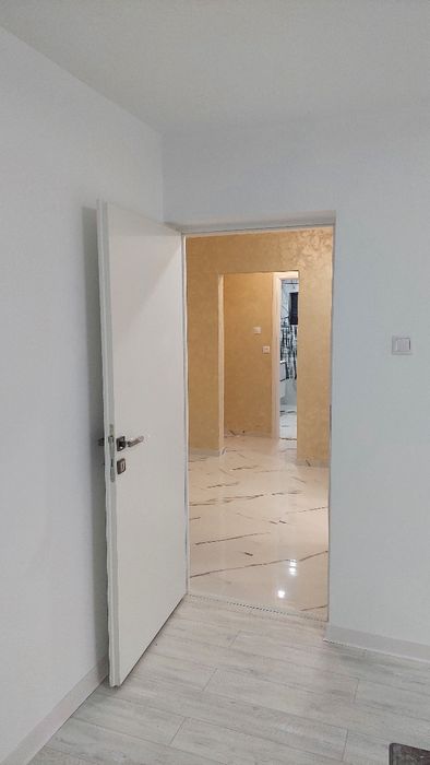 Proprietar vând apartament 2 camere decomandat în Galați.