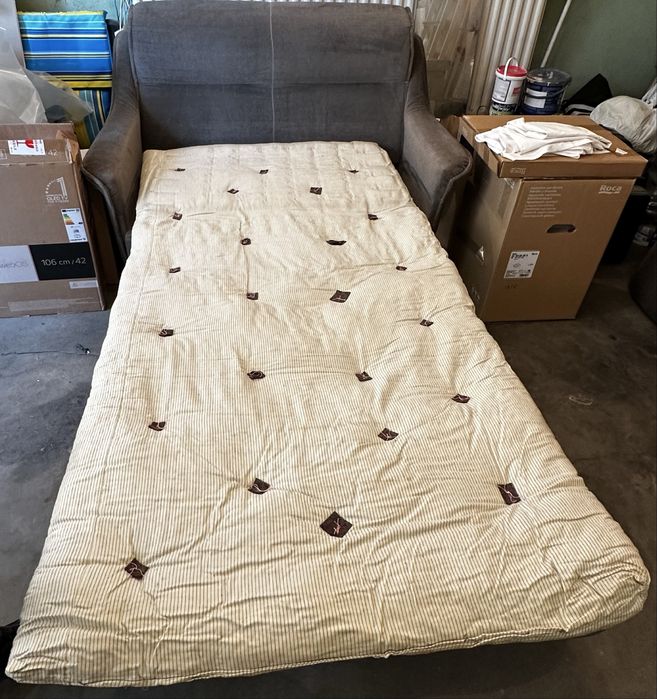 Разтегаем диван с елегантна сива тапицерия