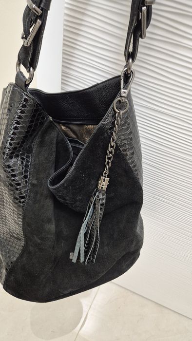 Черна дамска чанта от естествена телешка кожа