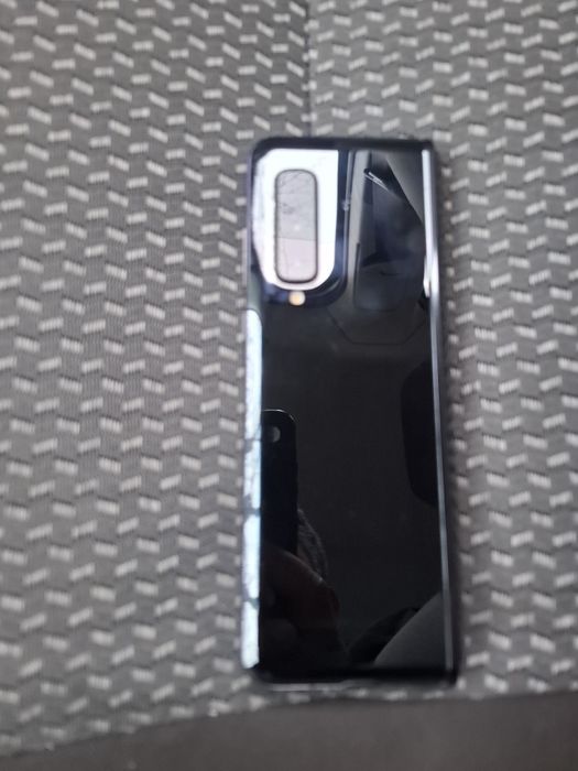 Продам  телефон zfold