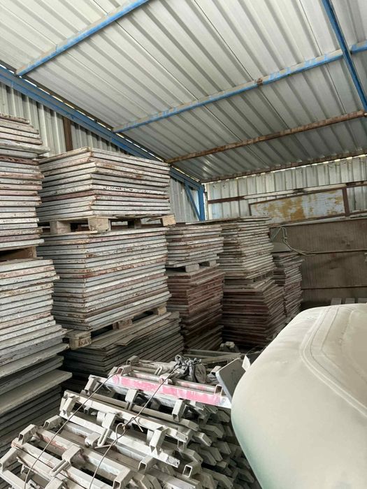 Машина за плочки и бордюри