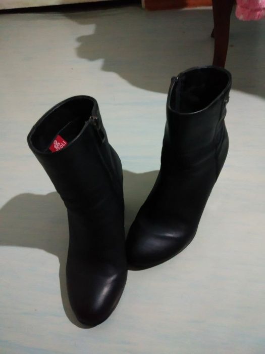 Сапожки фирменные. Торг.