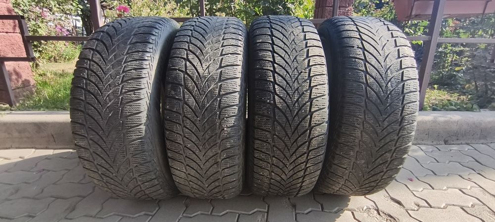 Резина зимняя GOODYEAR