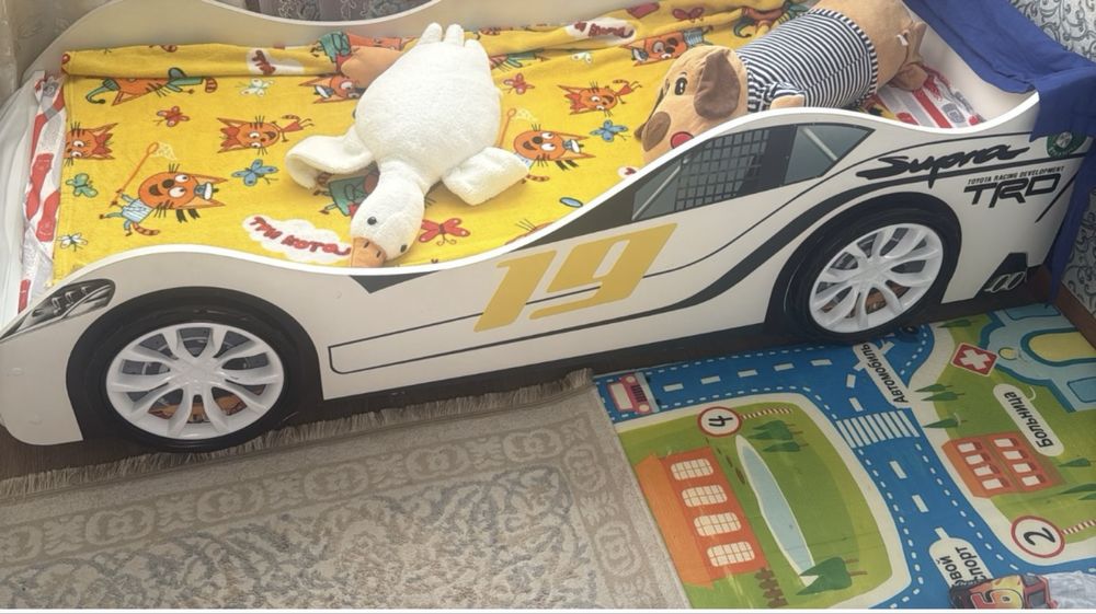 Продаю кровать машинку