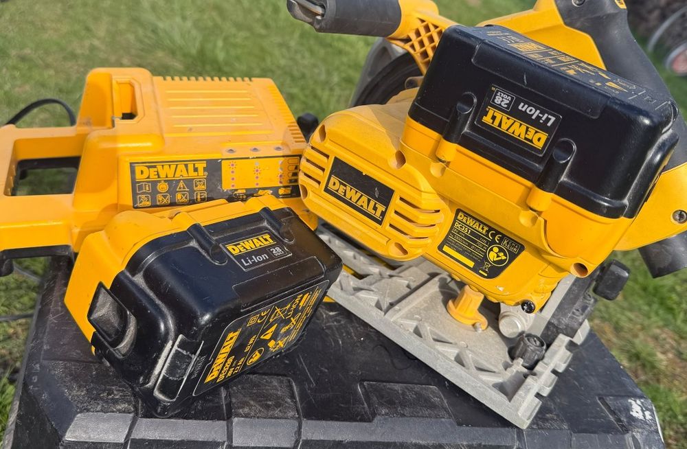 Ferăstrău Circular Dewalt