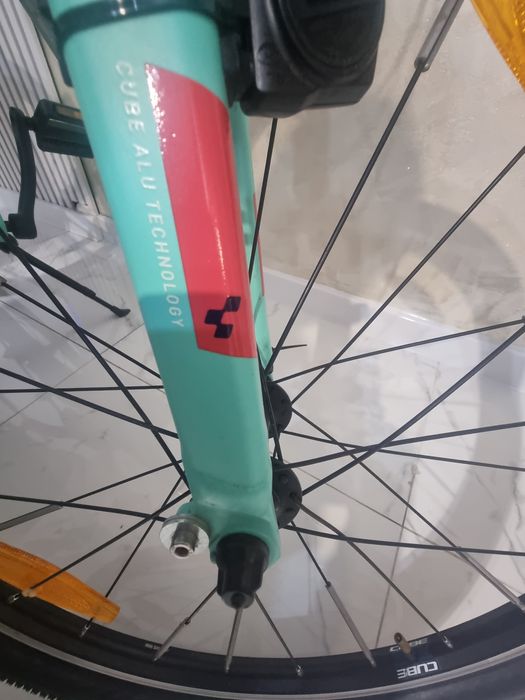 Bicicleta cube sl 240