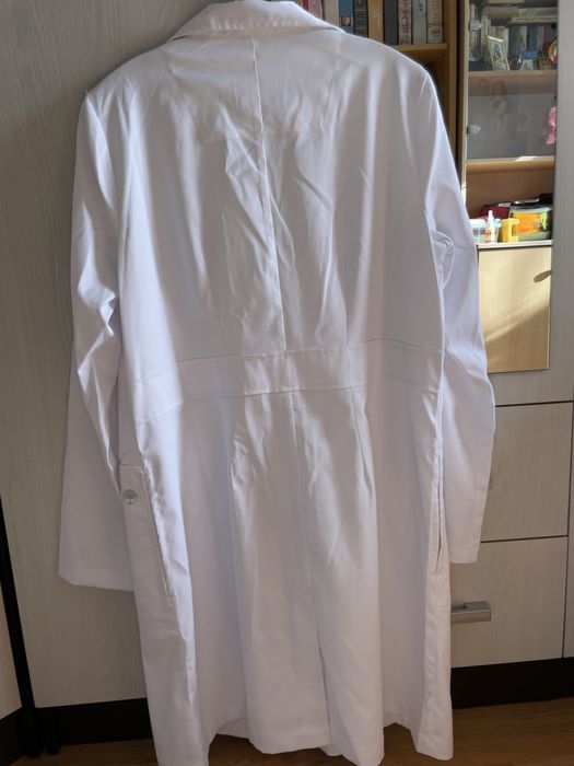 Медицинский халат и колпак