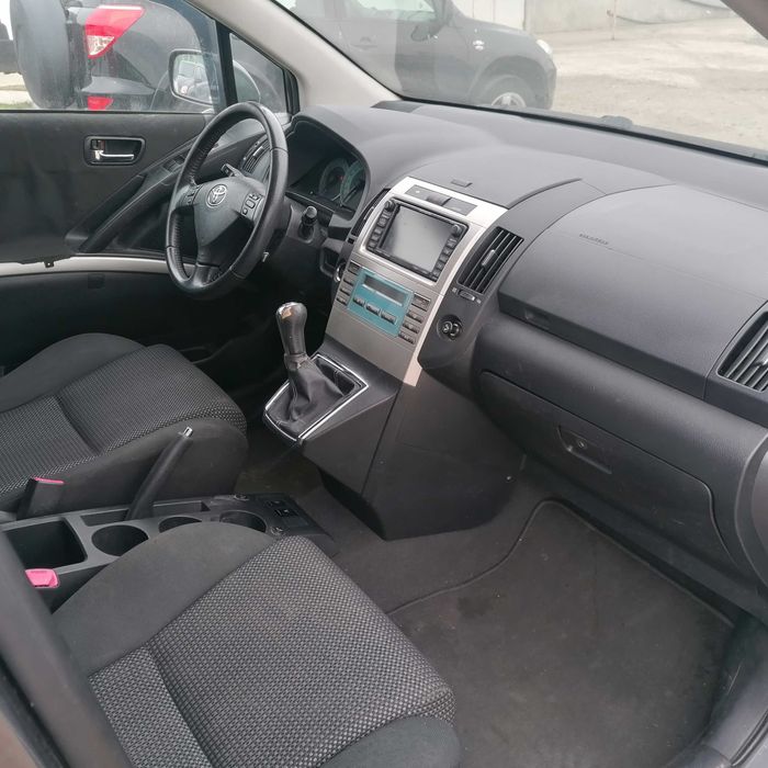 Тоyota Corolla verso 2.2D-CAT На Части