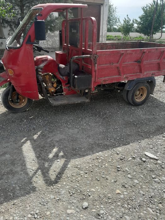 Lochin benzinli mototsikil