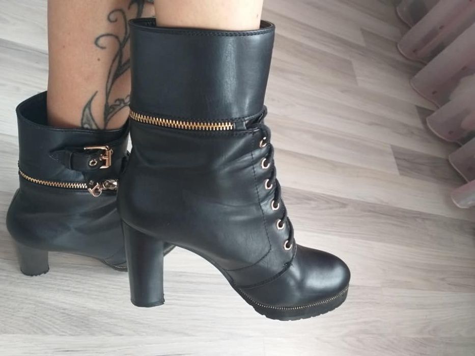 Боти с кабзи ХИТ МОДЕЛ- 33,00лв.