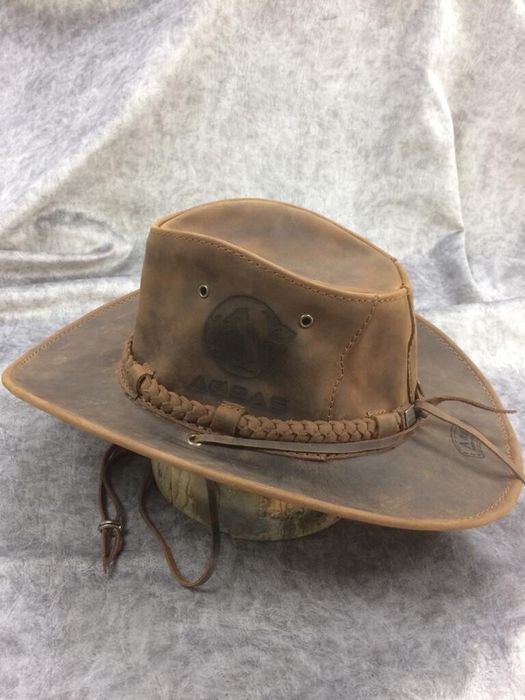 Шляпа из кожи КРС.  размер 60.