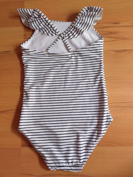 H&M Нов детски бански размер 110, цена 6 евро