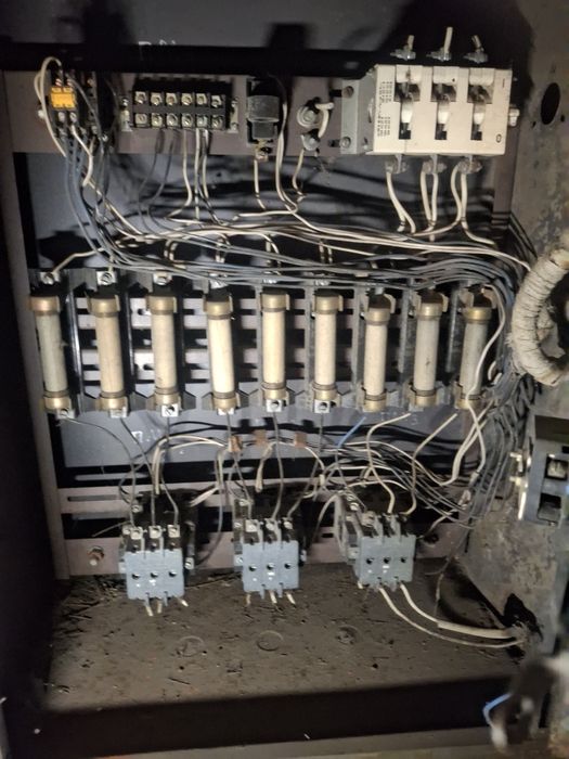 Щиток распределитеь