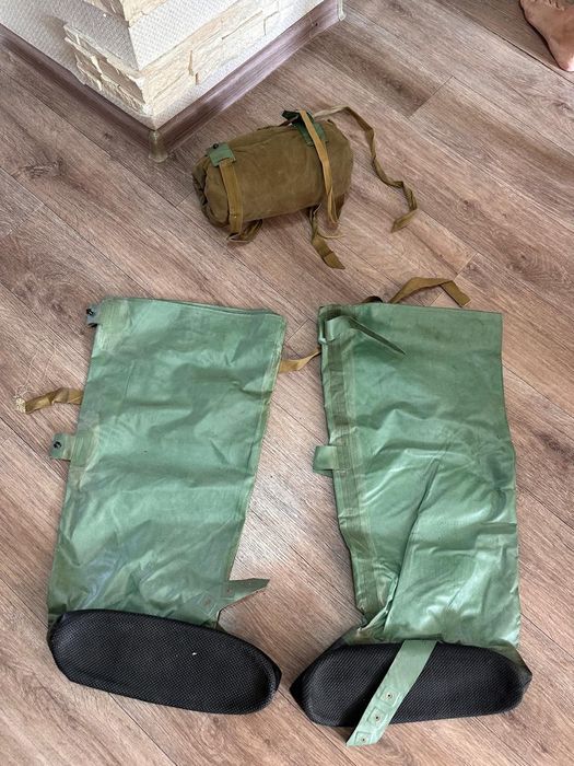 Чулки и плащь для рыбалки