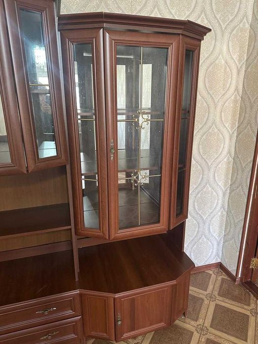 Сервант, Стенка срочно продам