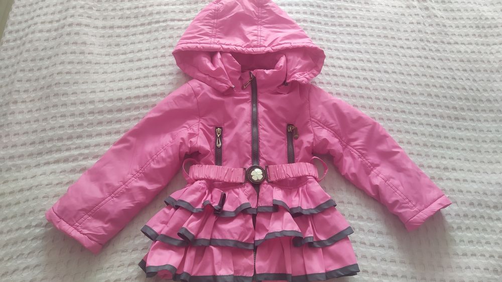 Курточки на девочку