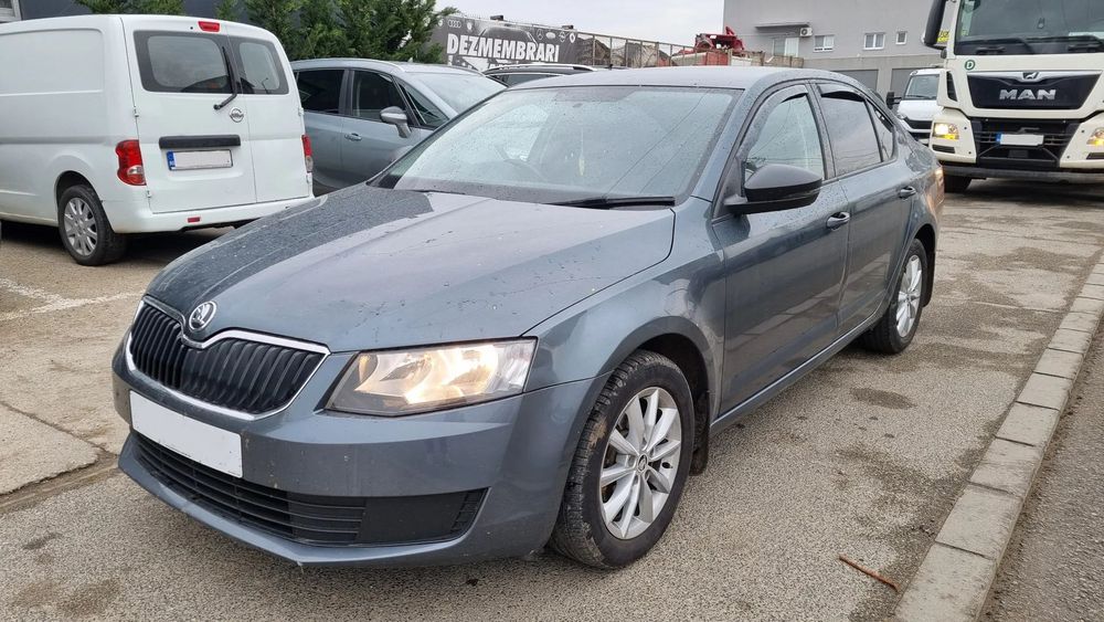 Dezmembrari piese auto Skoda Octavia 3 hatchback CXX uk