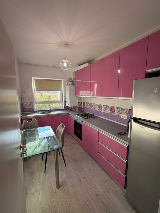 Închiriez garsonieră decomandată, recent renovată – Etaj 1, Balcon & Bucătărie separată | Avantgarden Sibiu