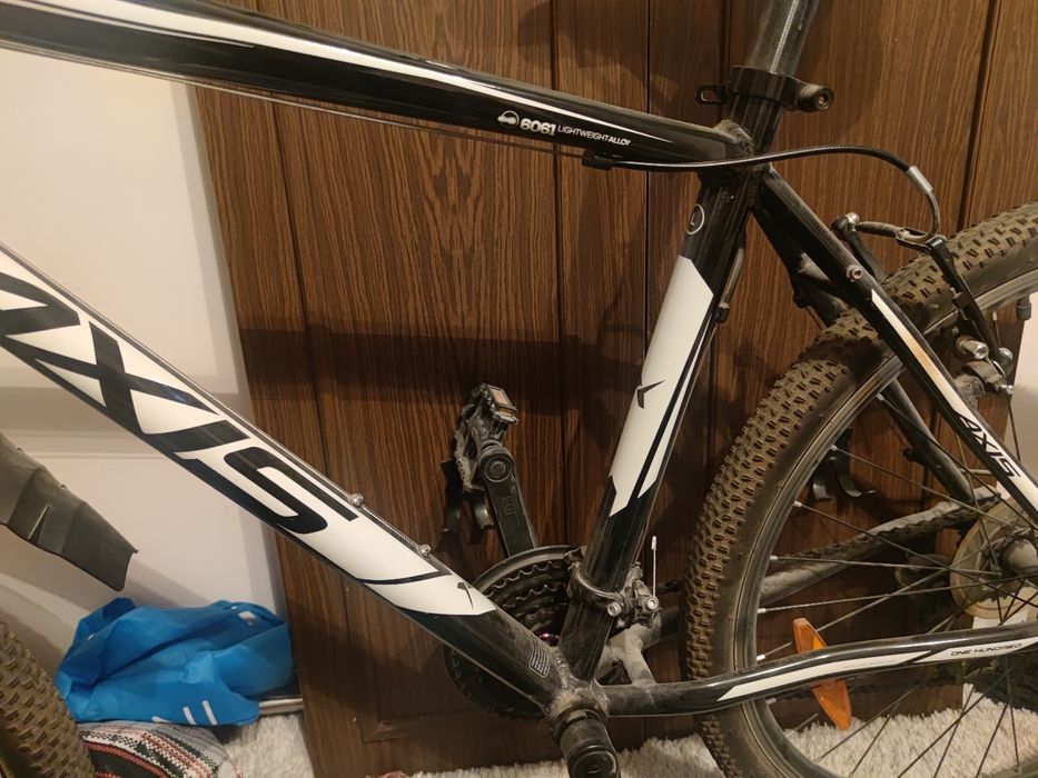 Велосипед черный Axis