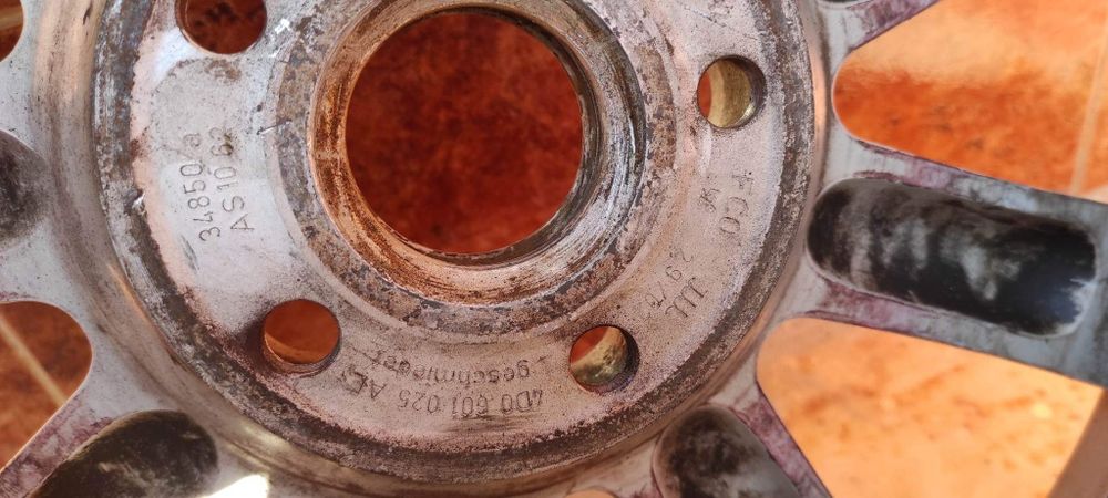 Джанта 20" Ауди 5х112 janta 20 5 112 audi

Продавам 1бр джанта от Ауди