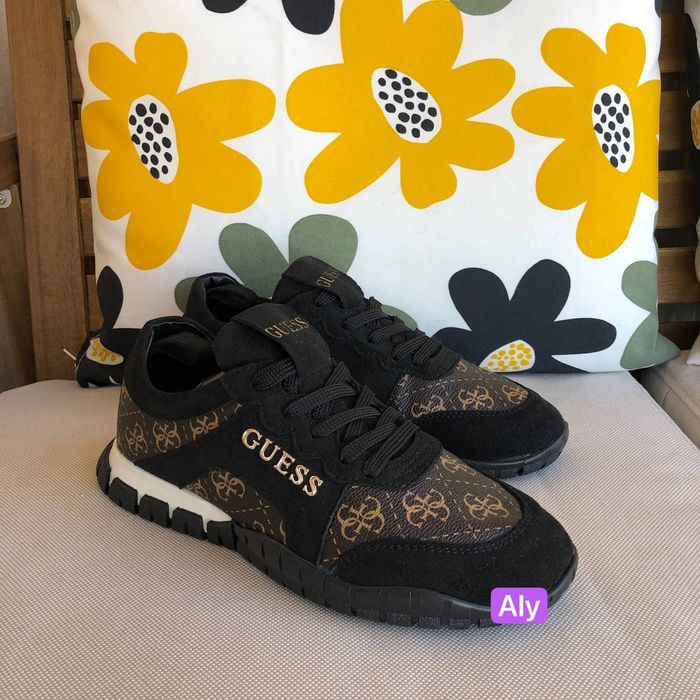 Încălțăminte dama Guess