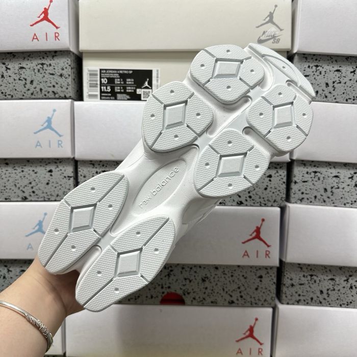 New Balance 9060 Triple White U9060NRJ