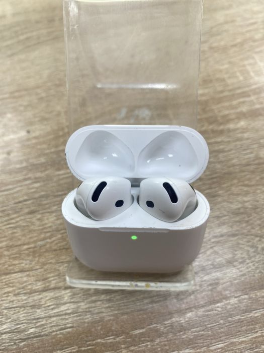 Airpods 4.   (A4)