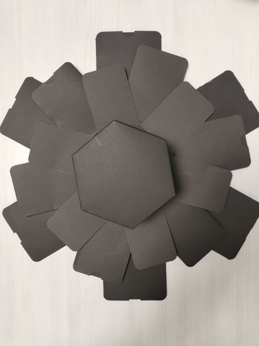 Un cadou de neuitat - cutie explozivă