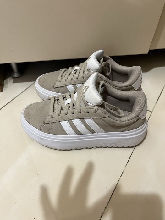 Маратонки Adidas