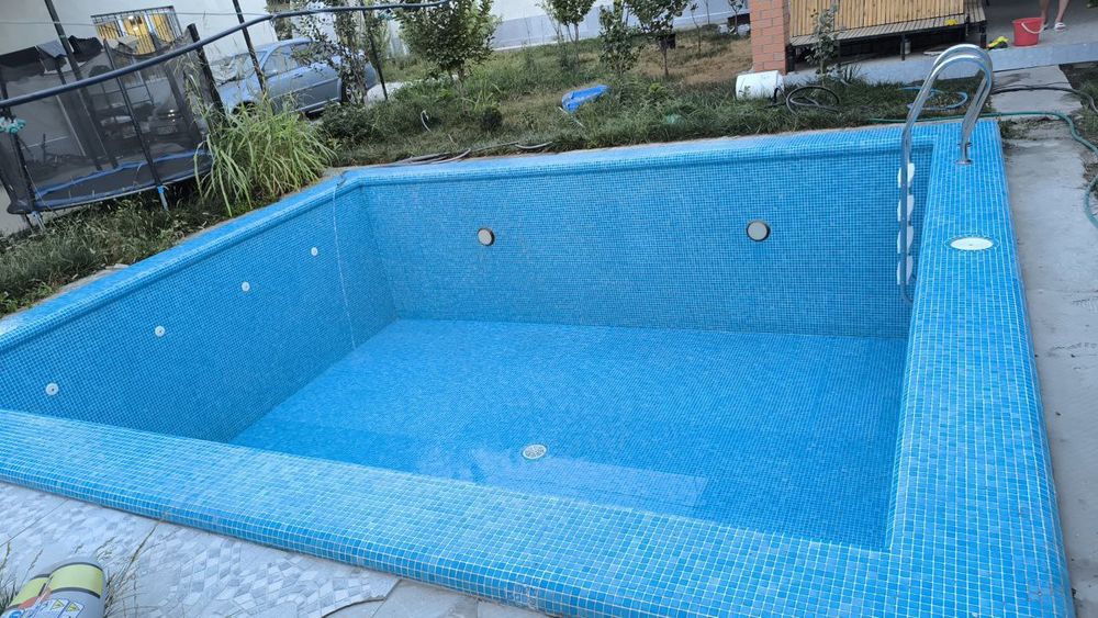 Уборка ,чистка, бассейнов абслуживание.форма аплаты любая.24/7