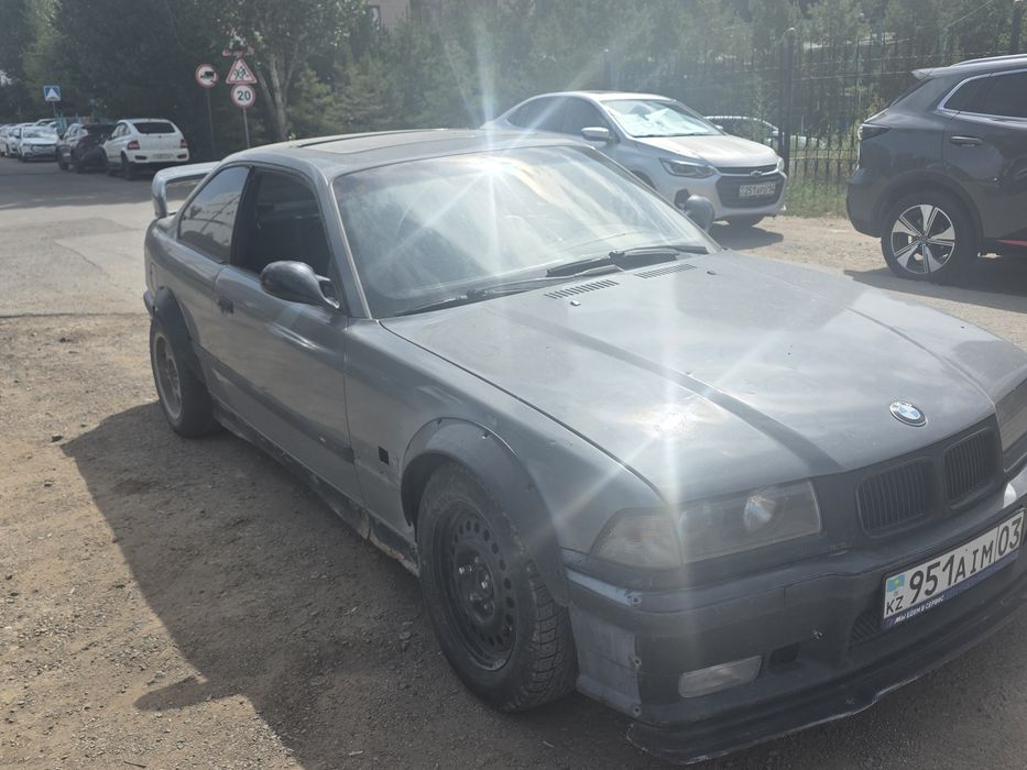 Продам авто бмв е36 Купэ