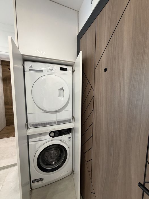 Двустаен апартамент в Casa Moderna, с включен гараж и входни такси.