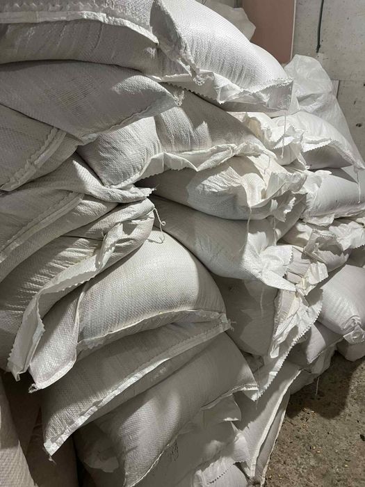 Соев шрот - високопротеинова храна за животни