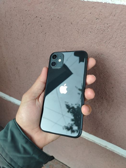 Продам iPhone 11